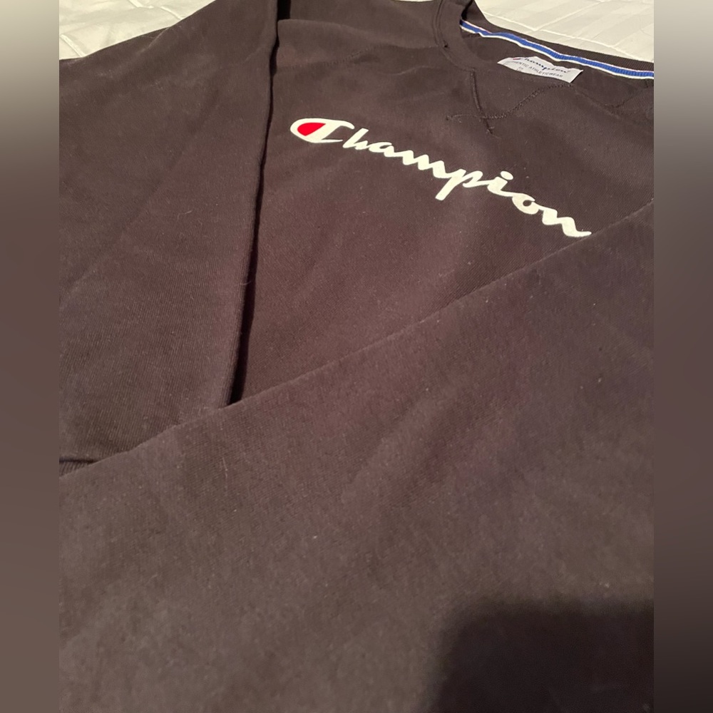 Champion sweater NWT